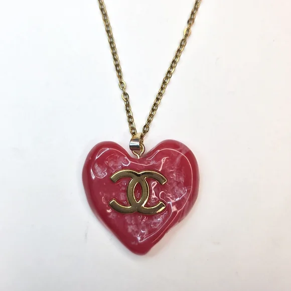 Authentic Chanel Red Molten Marbled Acrylic Heart Pendant Charm On Gold Necklace - Picture 6 of 11